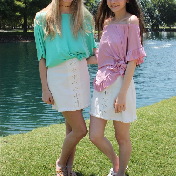 Jordyn Twist Back Top - Picture 2 of 2